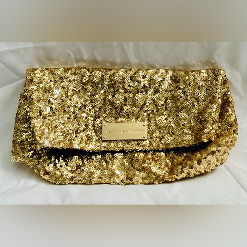 NWOT Victoria’s Secret Gold Sequin Clutch